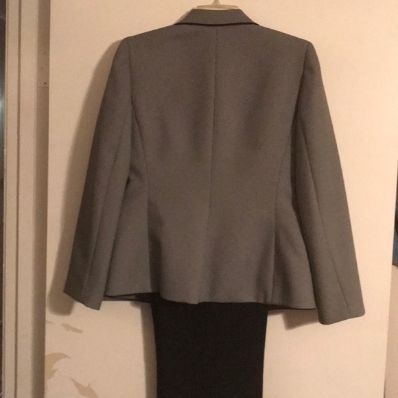 Tahari Petite Pantsuit - Picture 4 of 4